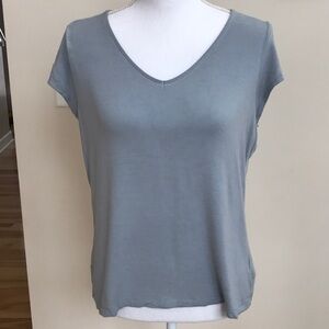 Rachel Zoe super soft waist length tee.
